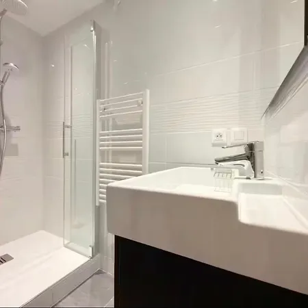 - Alpe D'huez-100 M Des Pistes Apartamento *